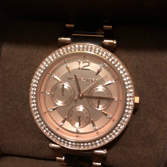 Michael Kors tortoise watch - Picture 4 of 4